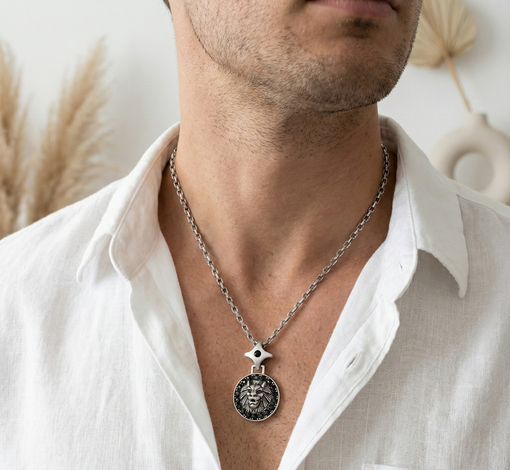 Leone - Aslan Figürlü Çelik Kolye