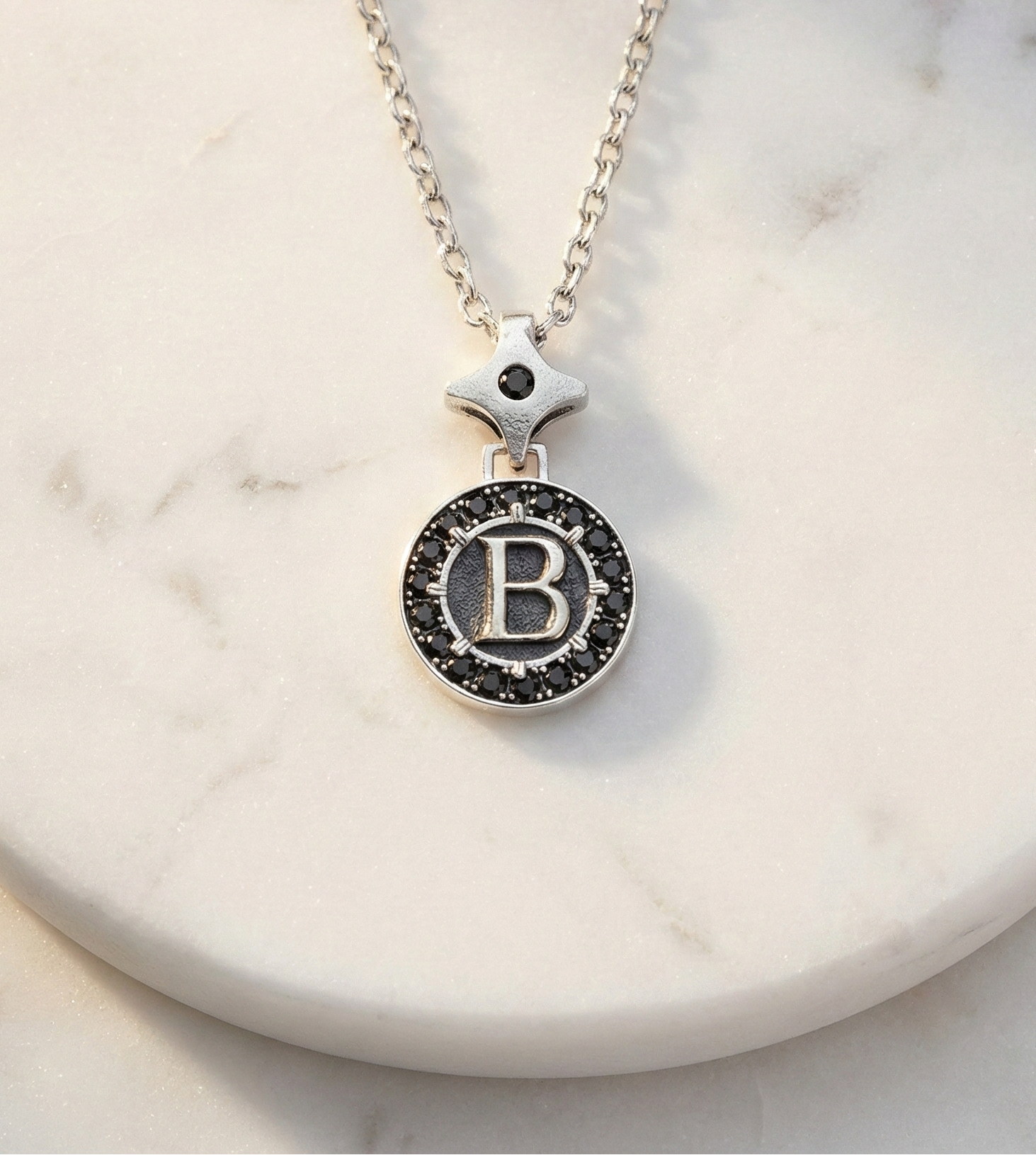 Speciale - Kişiselleştirilebilir Harfli Çelik Erkek Kolye